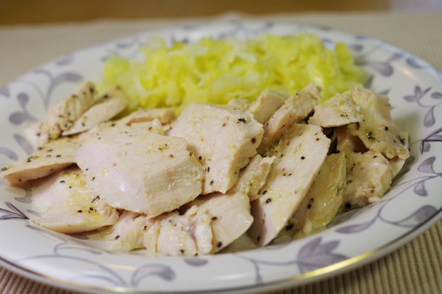 鶏胸肉のレモン蒸し